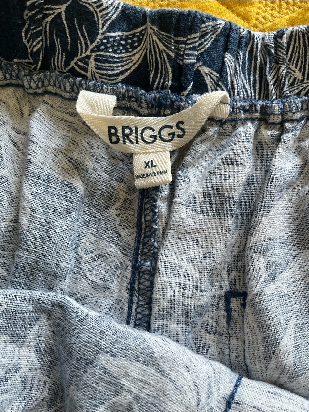 Briggs Womens XL Navy Blue White Tropical Leaf Print Linen Blend Pull On Shorts - Picture 3 of 3